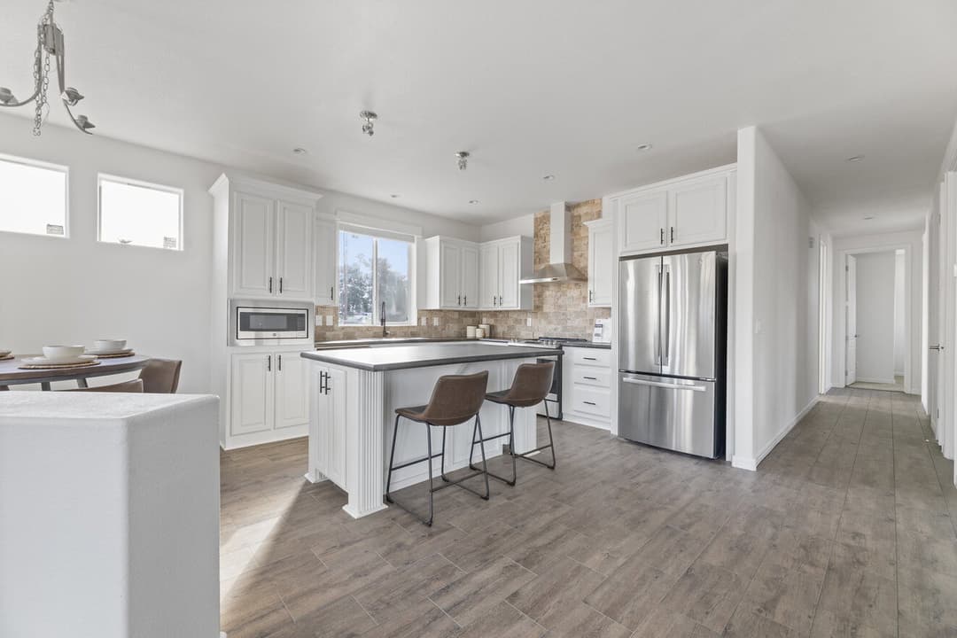 Pacifica  interior home features