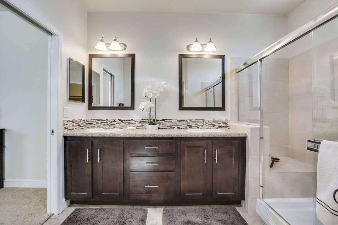 American freedom 2848pc2  bathroom home features