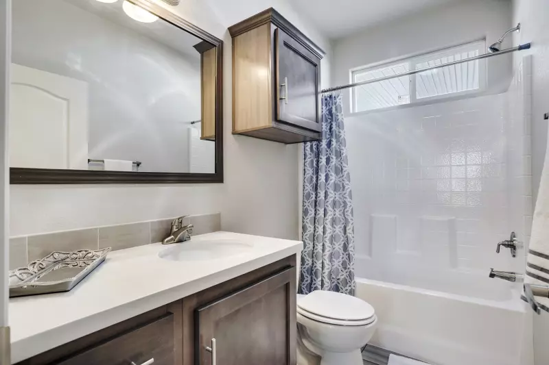 American freedom 2849x  bathroom home features