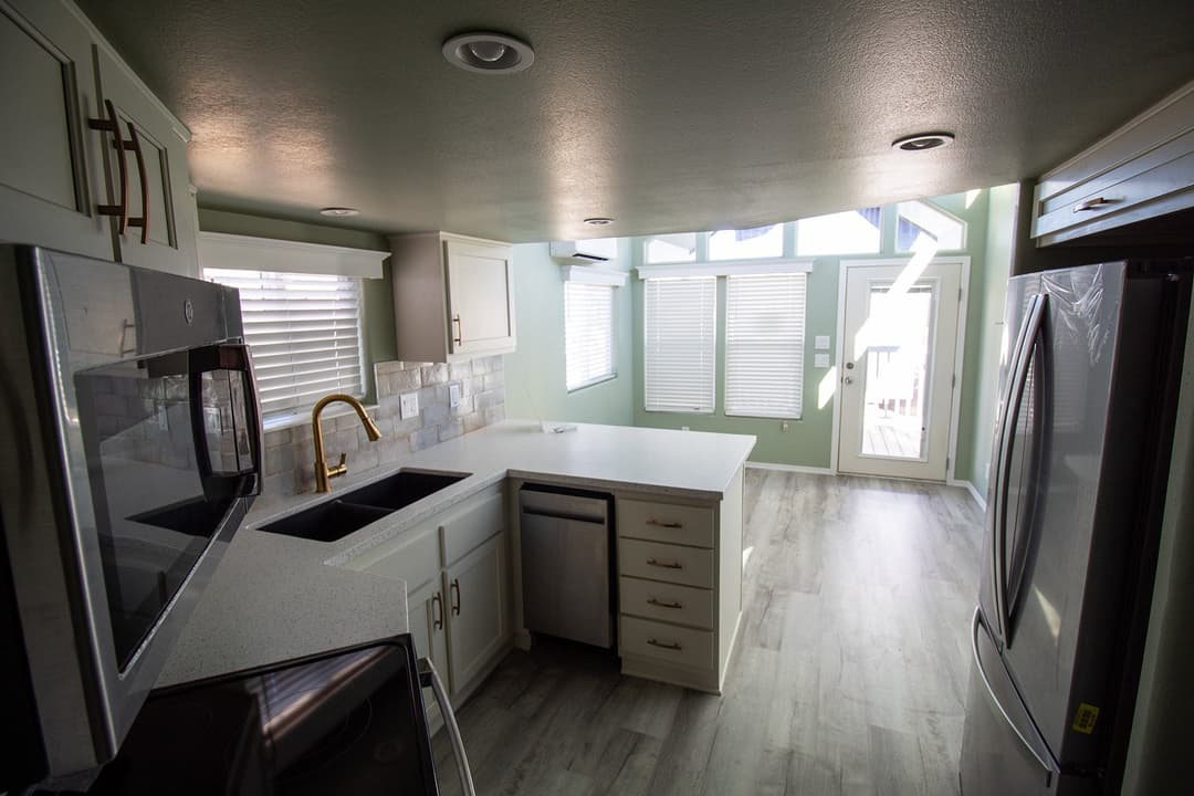 Alpine lofts al11351r interior home features