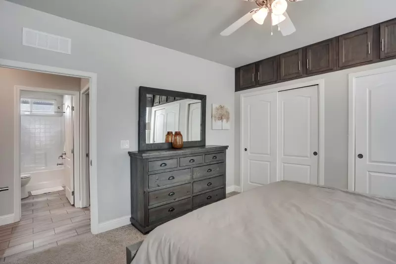 American freedom 2849x  bedroom home features