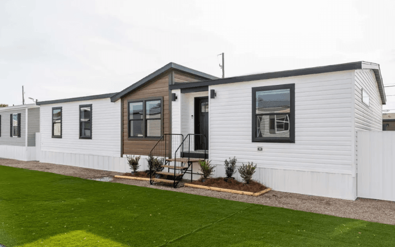 Kritzer 1493 hero, elevation, and exterior home features