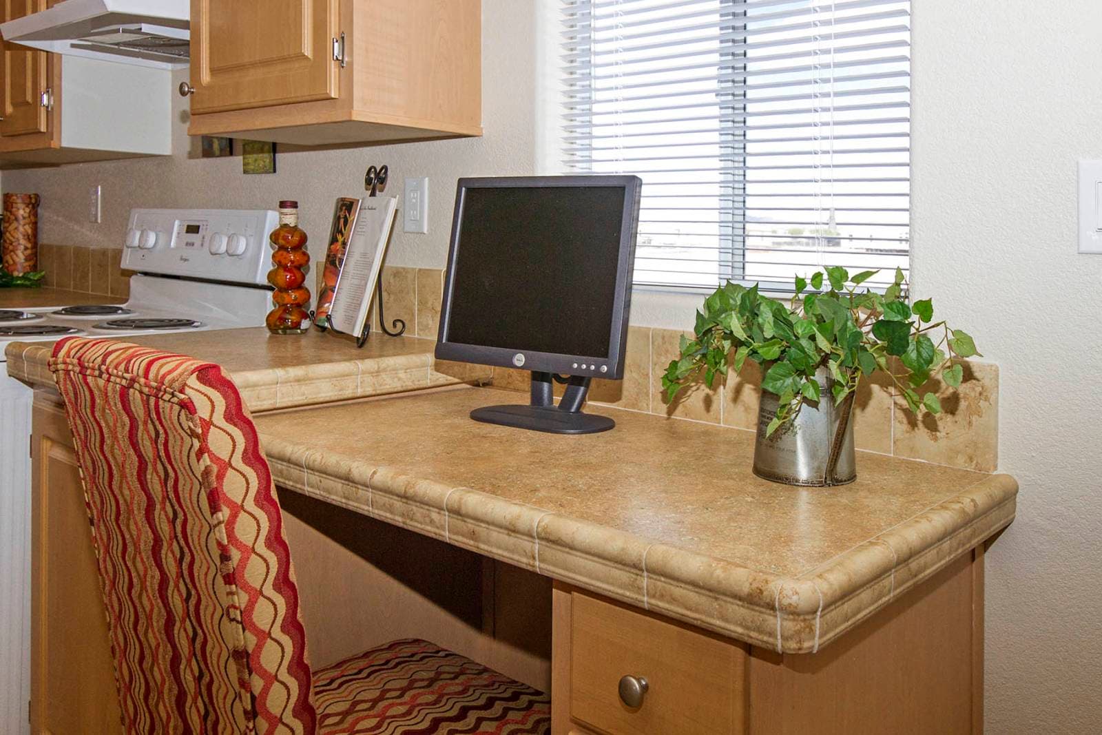 Sunrise 3252 kitchen home features