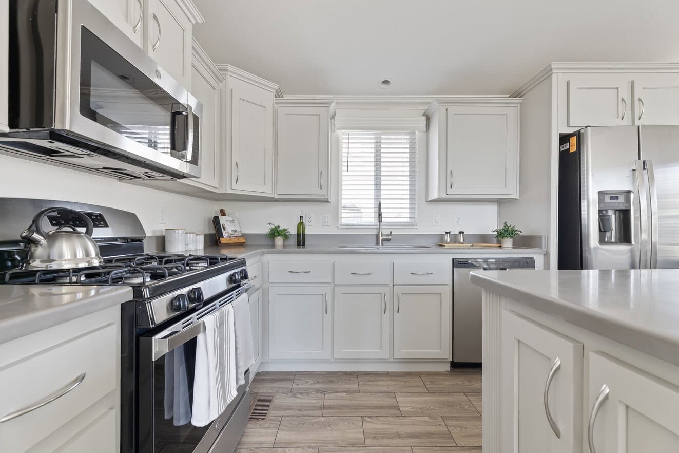 Sedona ridge interior and kitchen home features