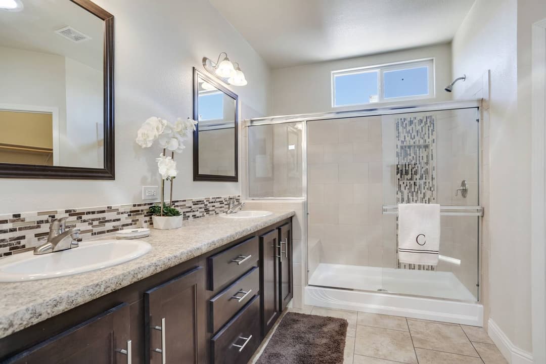 American freedom 2848pc2  bathroom home features