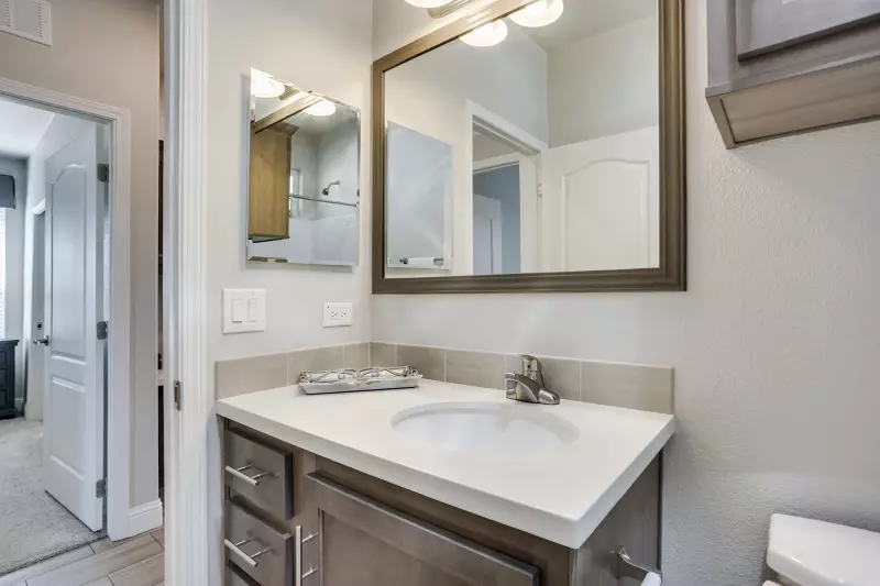 American freedom 2849x  bathroom home features