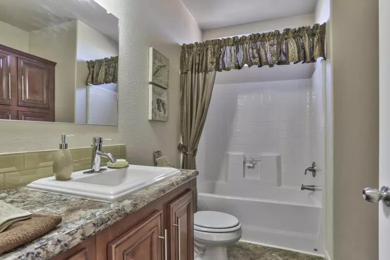 American freedom 2860cd  bathroom home features